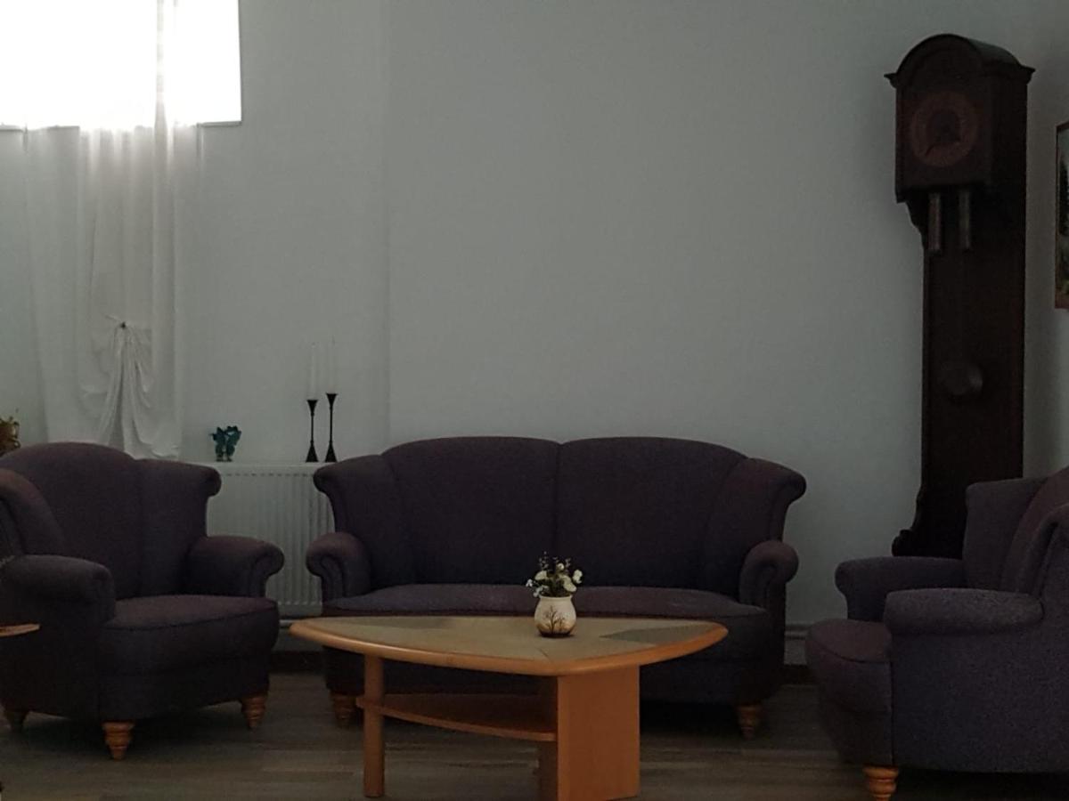Randunica Hotel Valiug Bagian luar foto