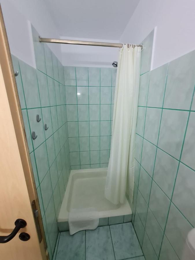 Randunica Hotel Valiug Bagian luar foto