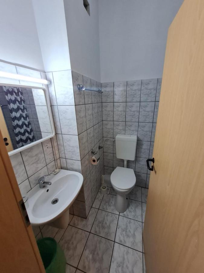 Randunica Hotel Valiug Bagian luar foto
